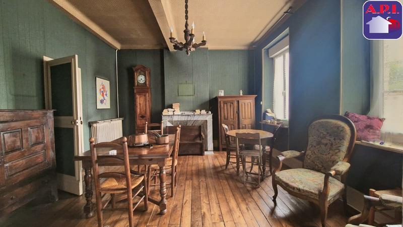 Maison - 220 m² - 7 pièces