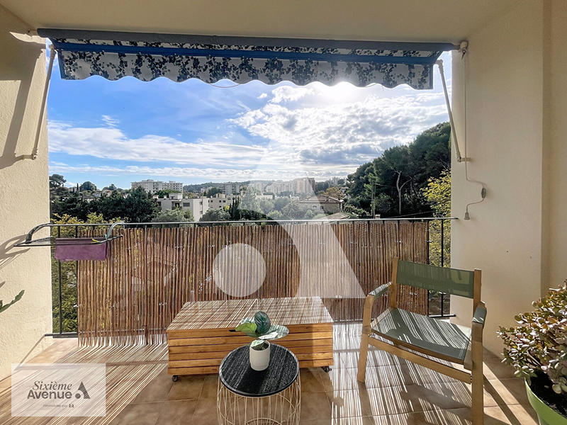 Appartement - 85 m² - 5 pièces