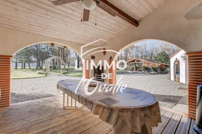 Maison - 394 m² - 16 pièces