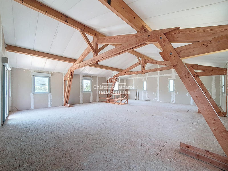 Maison - 186 m² - 2 pièces