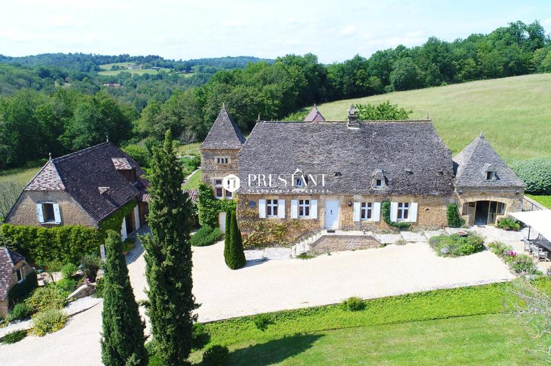 Propriété - 287 m² - 13 pièces