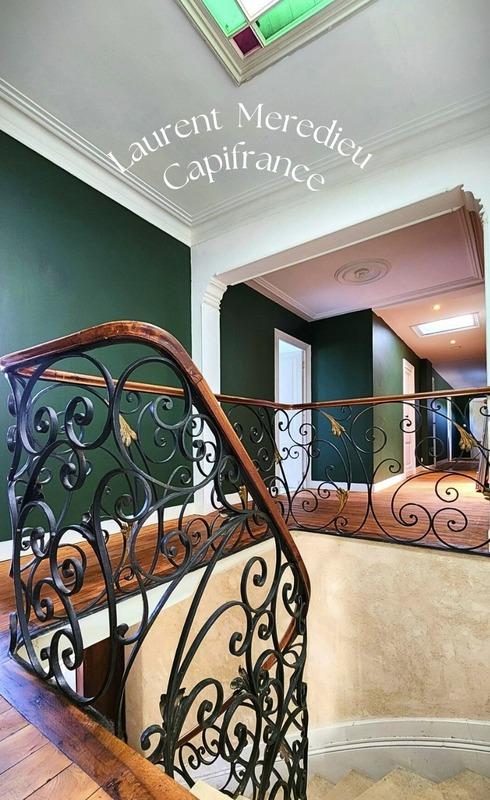 Maison bourgeoise - 280 m² - 12 pièces