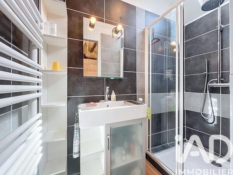 Maison - 217 m² - 9 pièces