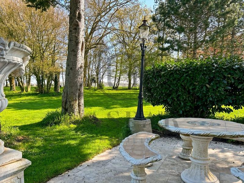 Château - 477 m² - 13 pièces