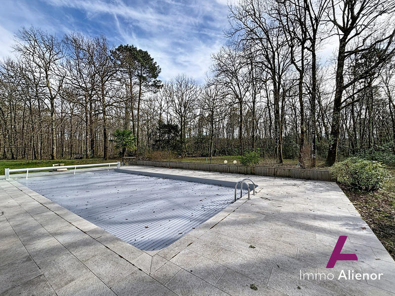 Maison traditionnelle - 183 m² - 6 pièces