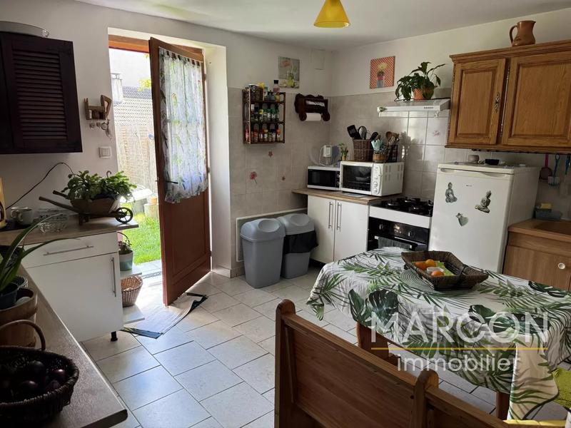 Propriété - 239 m² - 9 pièces