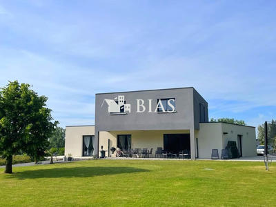 Maison contemporaine - 200 m² - 7 pièces