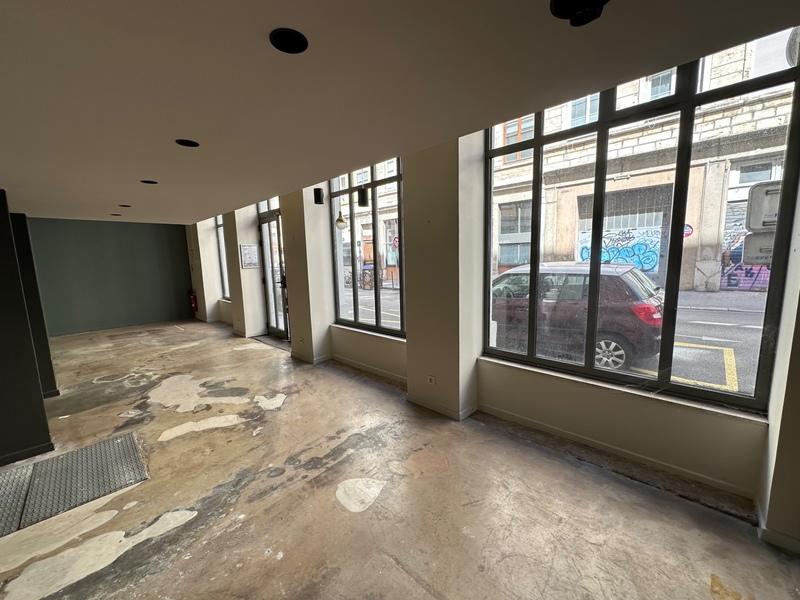 Bureau - 100 m² - 2 pièces