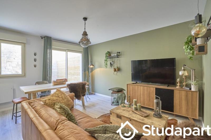 Chambre - 10 m² - 1 pièce