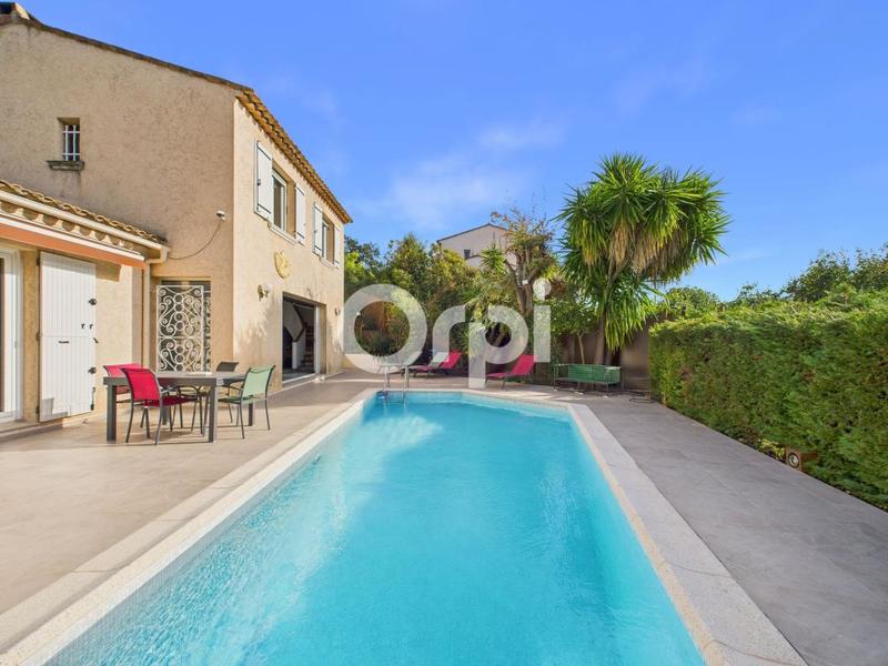 Maison - 115 m² - 5 pièces