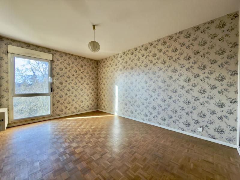 Appartement ancien - 92 m² - 4 pièces