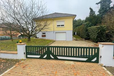 Maison traditionnelle - 121 m² - 6 pièces