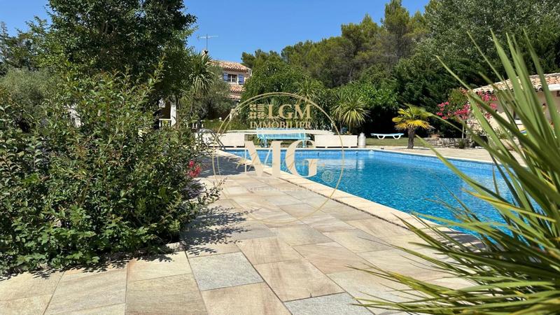 Maison - 219 m² - 4 pièces