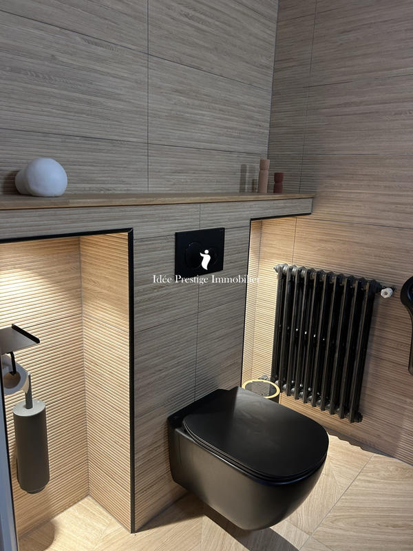 Maison - 443 m² - 12 pièces