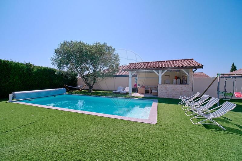 Maison - 180 m² - 6 pièces