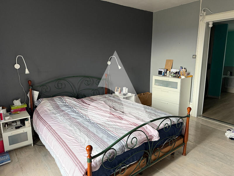 Maison - 230 m² - 10 pièces