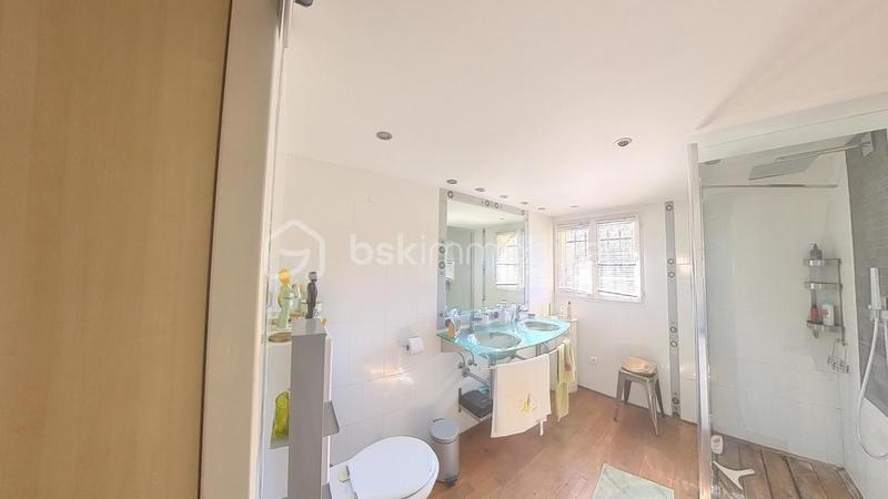 Maison - 210 m² - 8 pièces