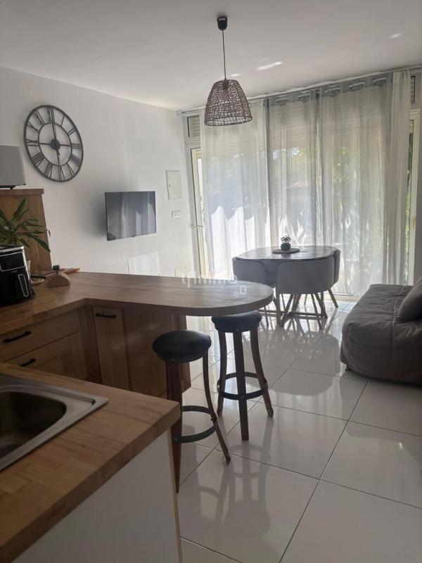 Maison - 260 m² - 9 pièces