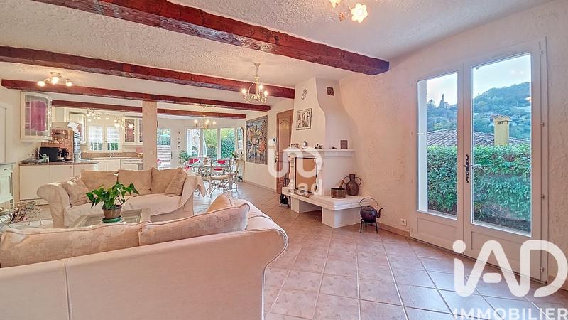 Maison - 200 m² - 6 pièces