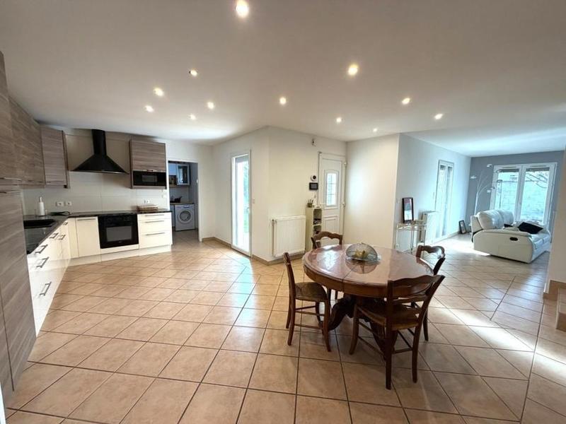 Maison - 141 m² - 6 pièces