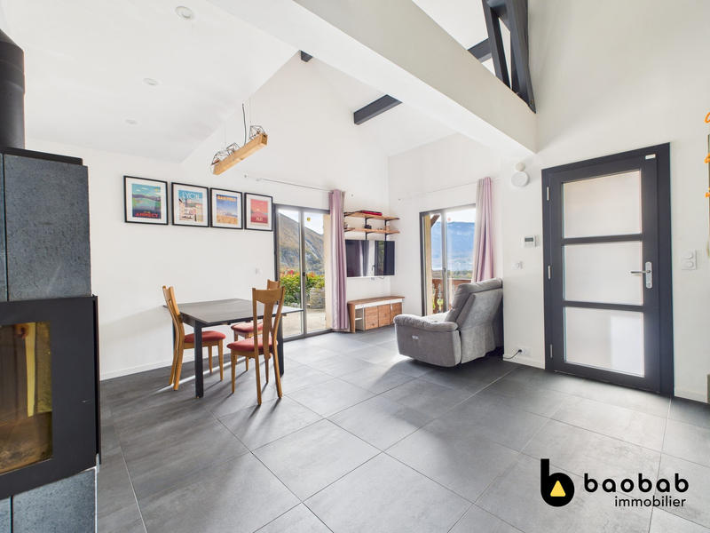 Maison - 95 m² - 4 pièces