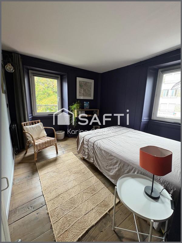 Maison - 207 m² - 9 pièces