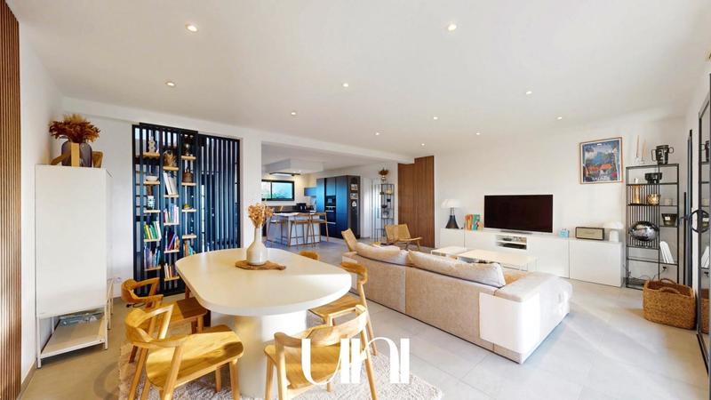 Maison - 125 m² - 5 pièces