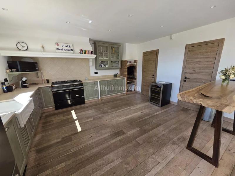 Maison - 259 m² - 10 pièces