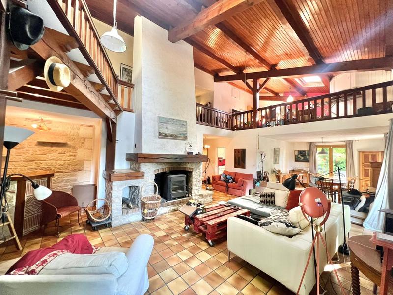 Maison - 282 m² - 9 pièces