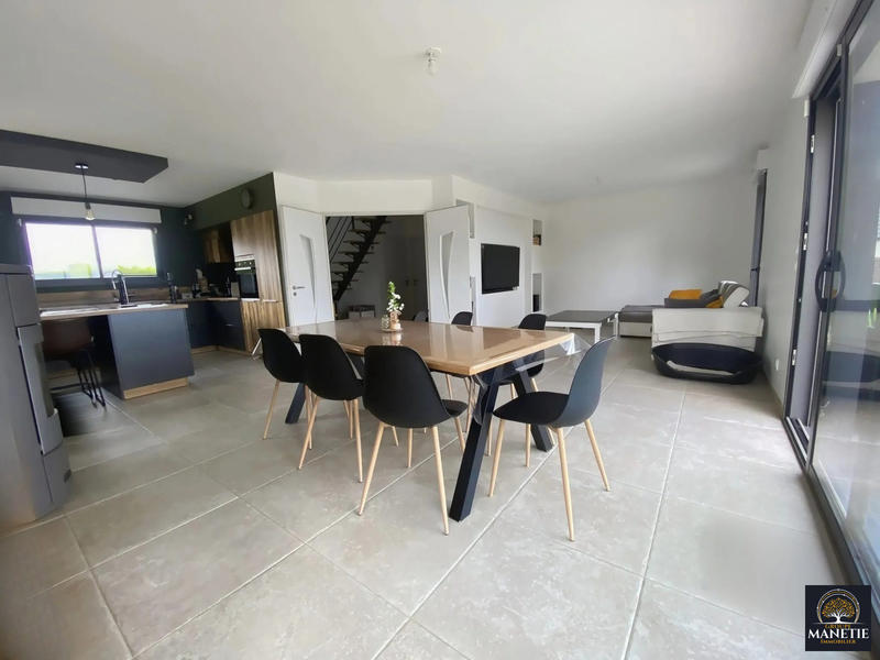 Maison - 139 m² - 6 pièces