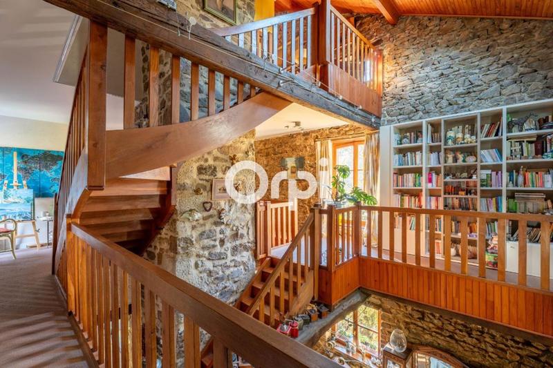 Propriété - 237 m² - 8 pièces