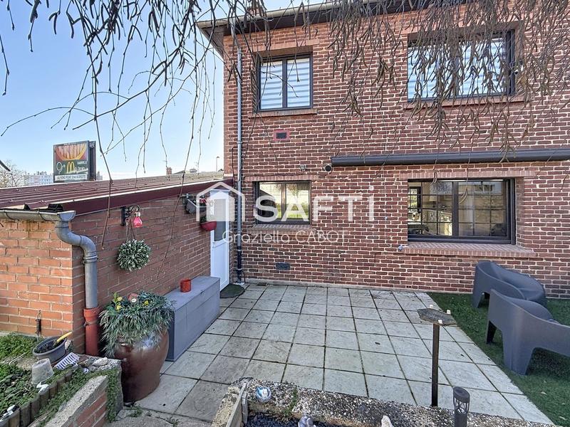 Maison - 90 m² - 6 pièces