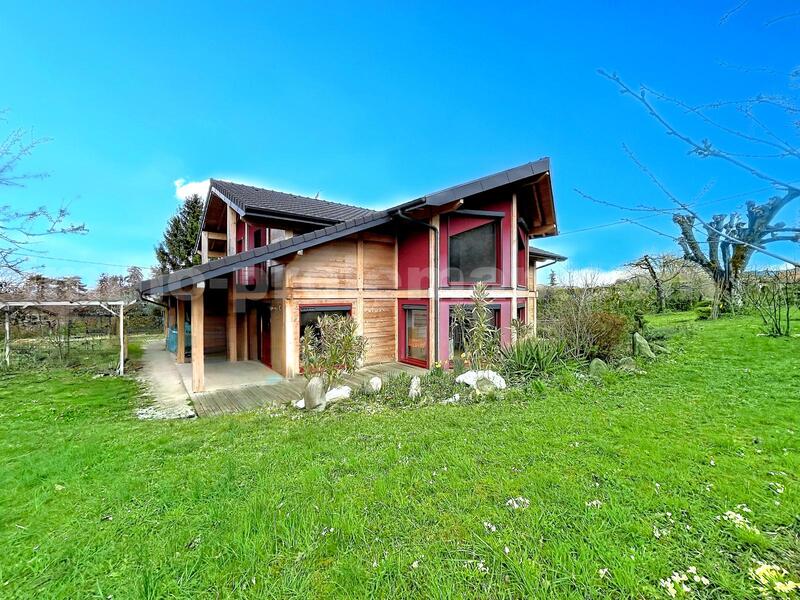 Châlet - 228 m² - 8 pièces