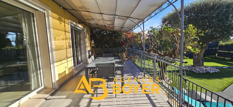 Maison - 205 m² - 6 pièces