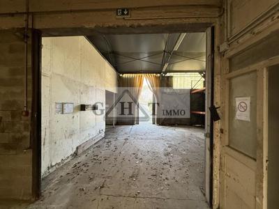 Entrepôt - 978 m²