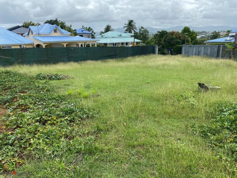 Terrain constructible - 923 m²