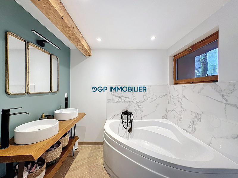 Maison traditionnelle - 135 m² - 5 pièces