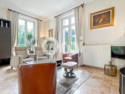 Maison - 203 m² - 7 pièces