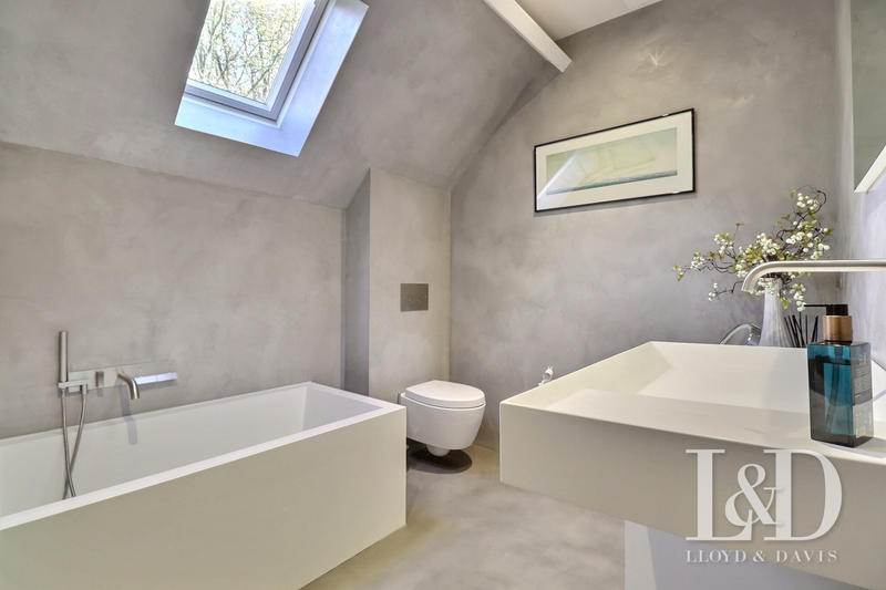 Maison - 303 m² - 10 pièces