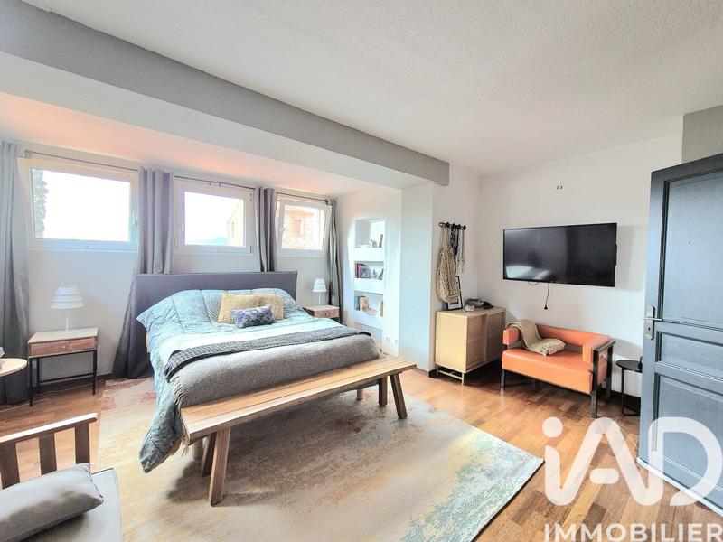 Maison - 180 m² - 5 pièces