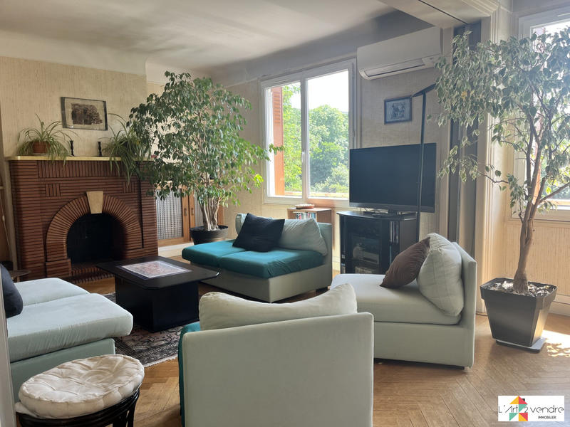 Maison - 249 m² - 9 pièces