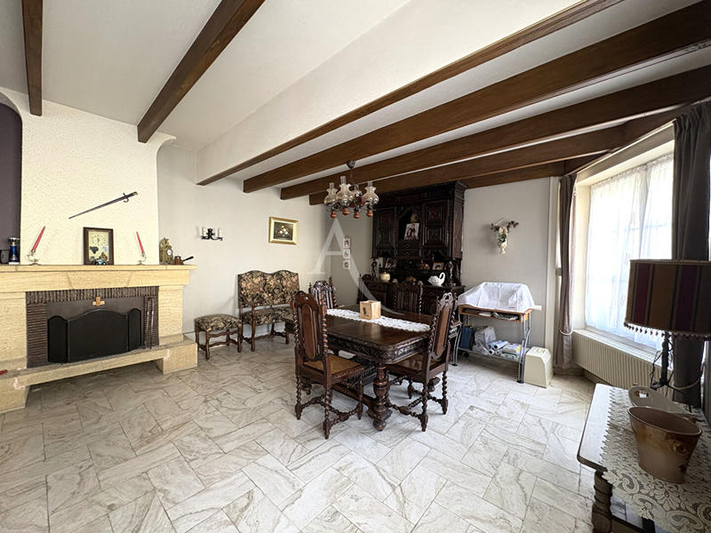 Maison - 203 m² - 8 pièces