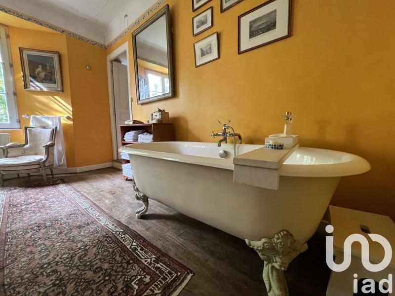 Maison - 438 m² - 16 pièces