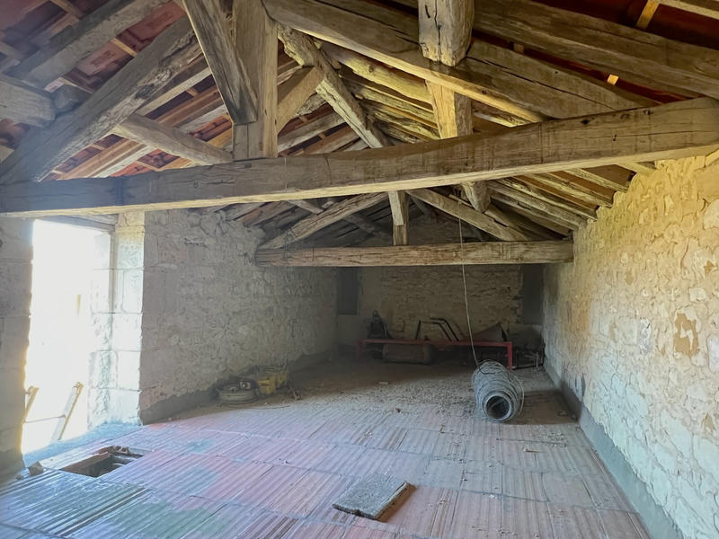 Ferme - 700 m² - 1 pièce
