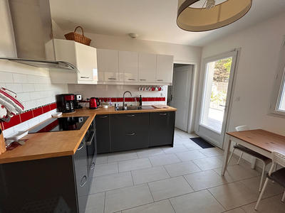 Maison - 180 m² - 7 pièces