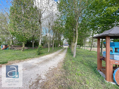 Maison - 198 m² - 9 pièces