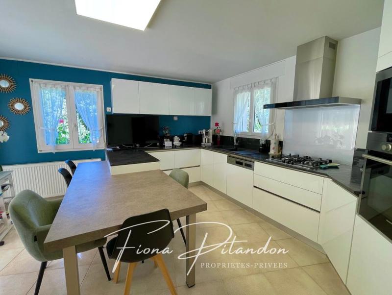 Villa - 200 m² - 7 pièces