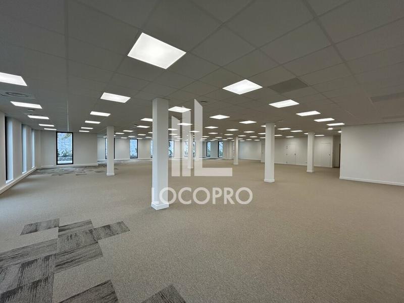 Bureau - 647 m²