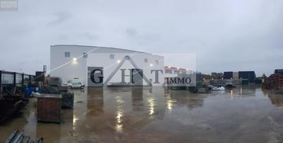 Entrepôt - 1 050 m²