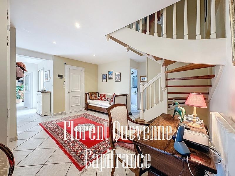 Maison - 298 m² - 7 pièces